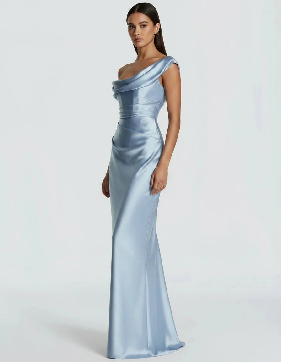 Amarante · La Robe En Satin Drapée À Une Épaule — photo 20